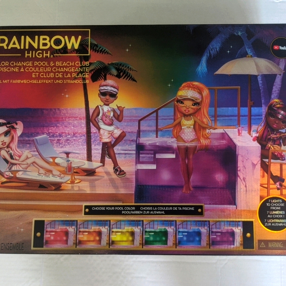 Rainbow High Change Pool & Beach Club